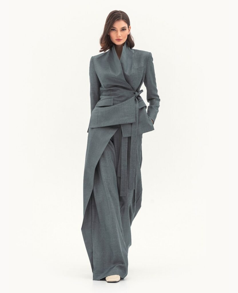 Комплект: жакет и брюки